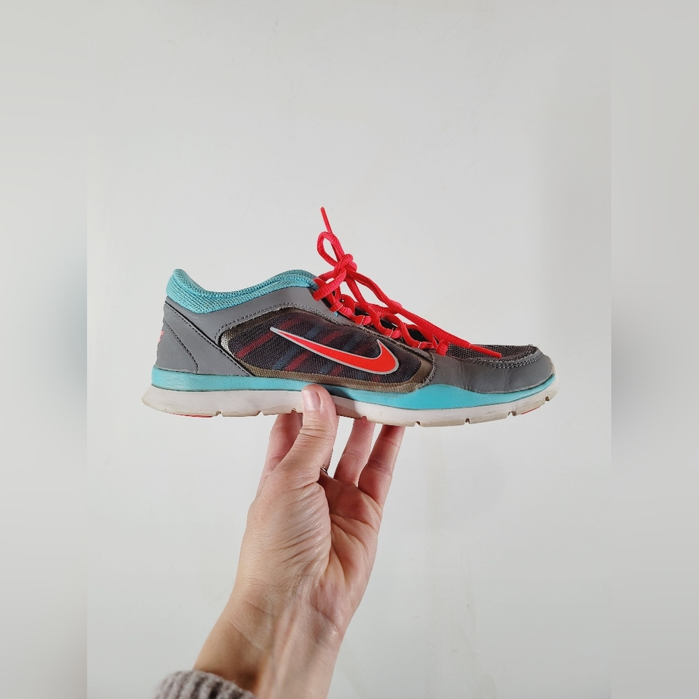 NIKE TRAINERS 4 ATHLETIC SHOES, SIZE 8